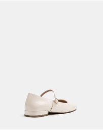 Wittner - Aria Crinkle Patent Leather Mary Janes