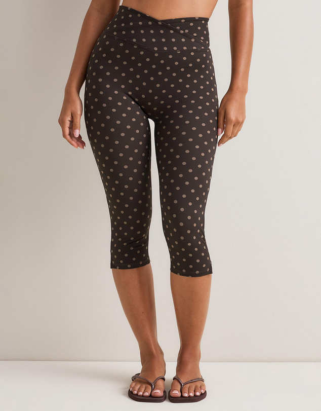 TALA - Dayflex Wrap No Front Seam Capri Leggings