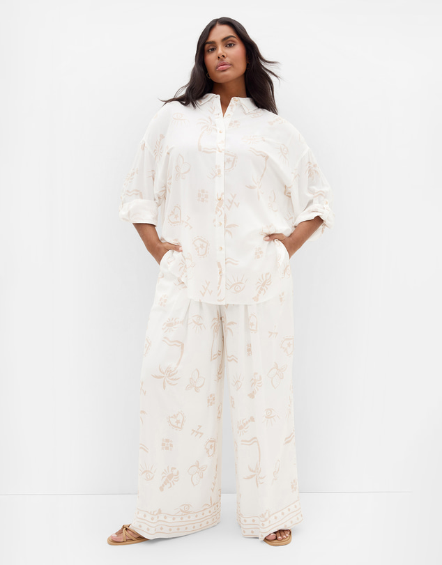 City Chic - Plus size Alessia Border Print Shirt - ivory