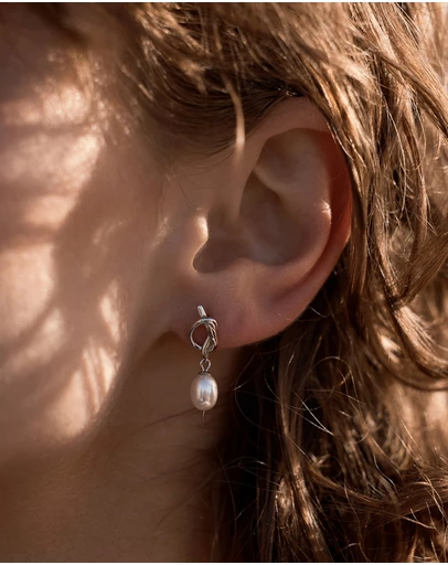 Native Sol - Chloe Pearl Earrings