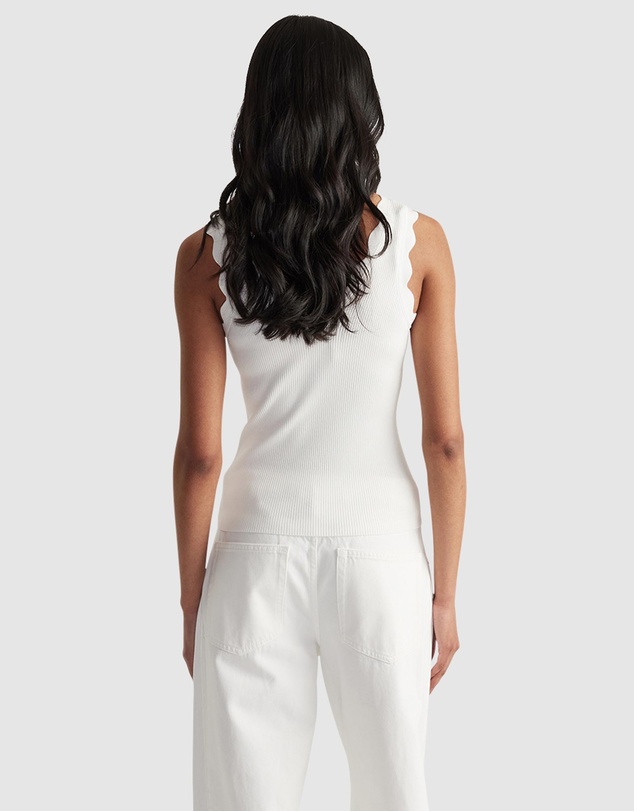 Decjuba - Kai Scallop V-Neck