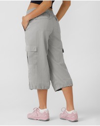 Lorna Jane - Go-To Cropped Cargo Pants