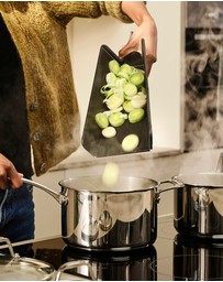 Joseph Joseph - Chop2Pot™ Plus Regular Folding Chopping Board (Black)