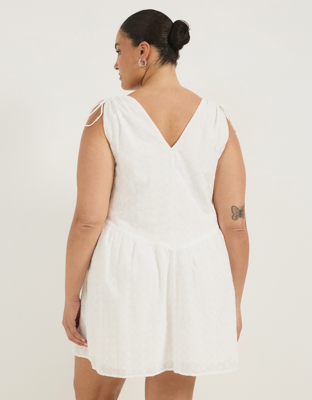 Atmos&Here Curvy - Lola Sleeveless Broderie Mini Dress