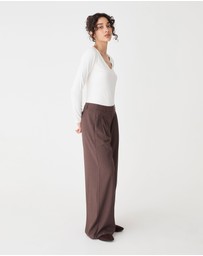 Forcast - Arden Mid Rise Pleated Pants