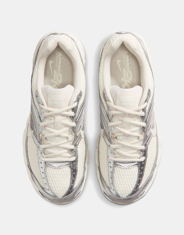 Nike - Air Max Moto 2K - Women's