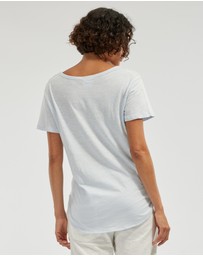 Amelius - Kie Rounded Hem Tee