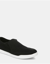 Vionic - Malibu Slip-On Sneaker - Black Canvas