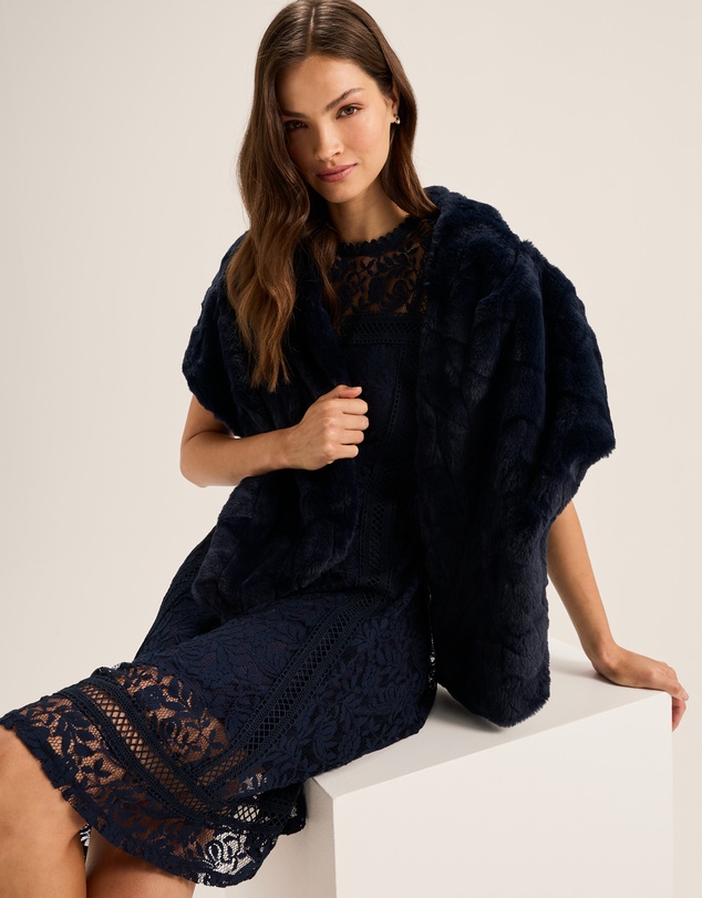Review - Sovereign Faux Fur Stole