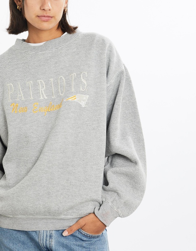 Vintage by The Real Deal - Pre Loved - Vintage 90s NFL New England Patriots Sweatshirt