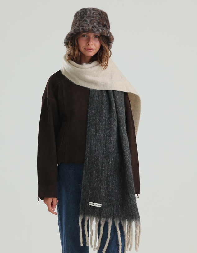 Morgan & Taylor - Cosette Chunky Two-Toned Scarf in Black & White