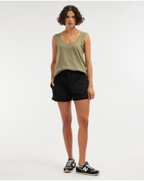 Amelius - Bailey Rounded Hem Tank