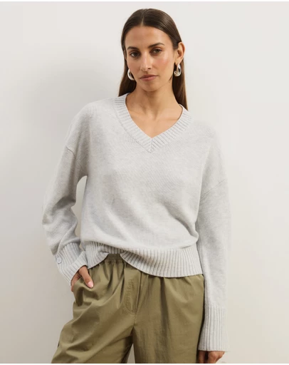 Atmos&Here - April Classic V-Neck Knit Jumper