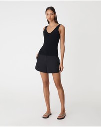 Forcast - Heidi V-Neck Knit Tank