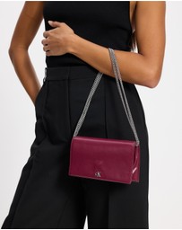 Calvin Klein - Wallet On Chain