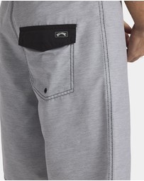 Billabong - Mens Shadow Cut OG 20