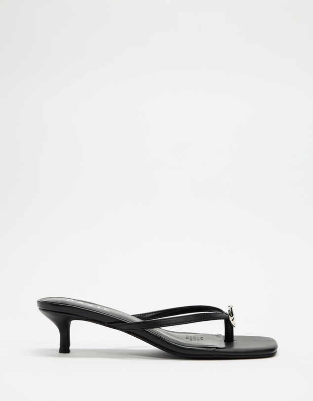 Dazie - Cleo Thong Kitten Heels