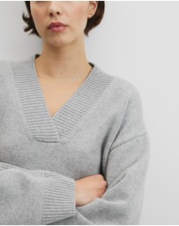 Country Road - Extrafine Merino Longline V-neck Neck Knit