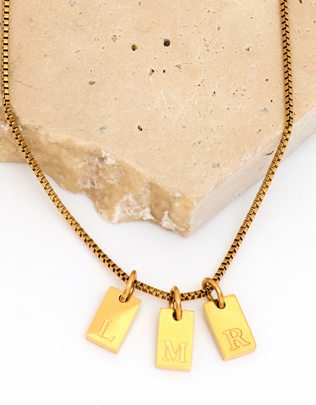 Winona - Afine Alphabet Necklace letter C