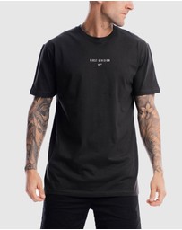 First Division - Grand Stand Centre Tee