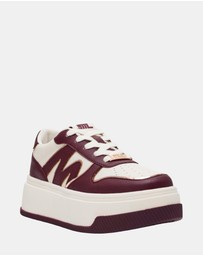 Steve Madden - Dynamo White Cherry Lacq Sneakers