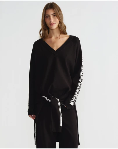 Decjuba - D-Luxe Logo Panel Knit Top