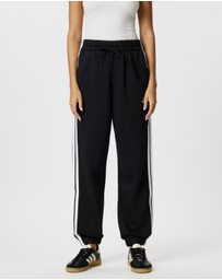 adidas Sportswear - Essentials 3-Stripes Fleece Loose-Fit Pants