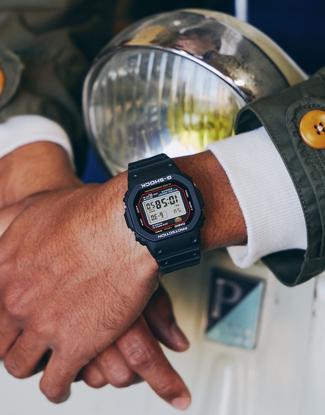 G-SHOCK - DW5000R-1A
