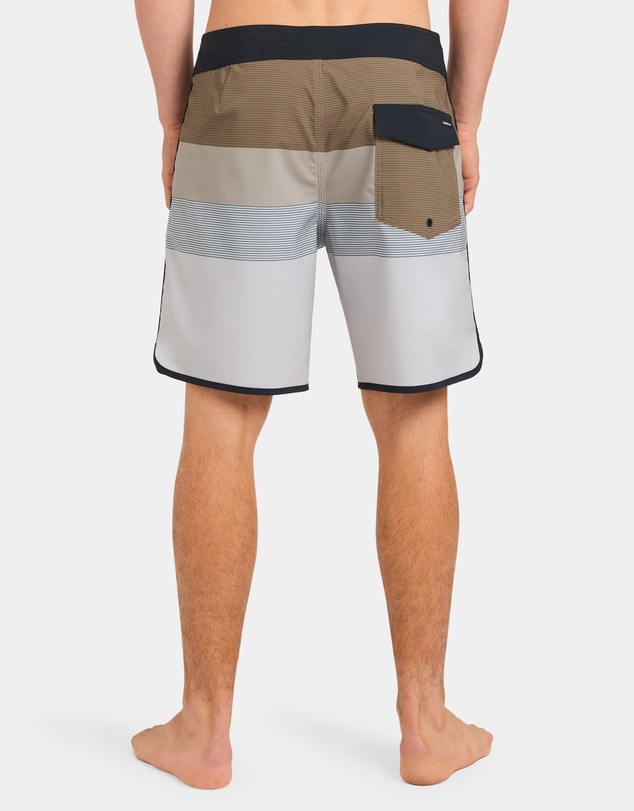 Quiksilver - Mens Surfsilk Scallop 18