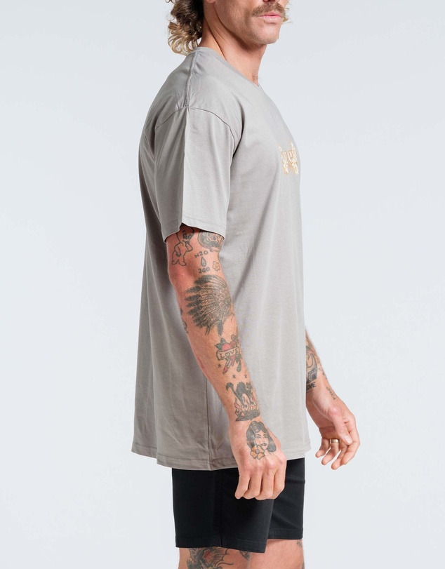 Vacancy Co - Hibiscus Tee