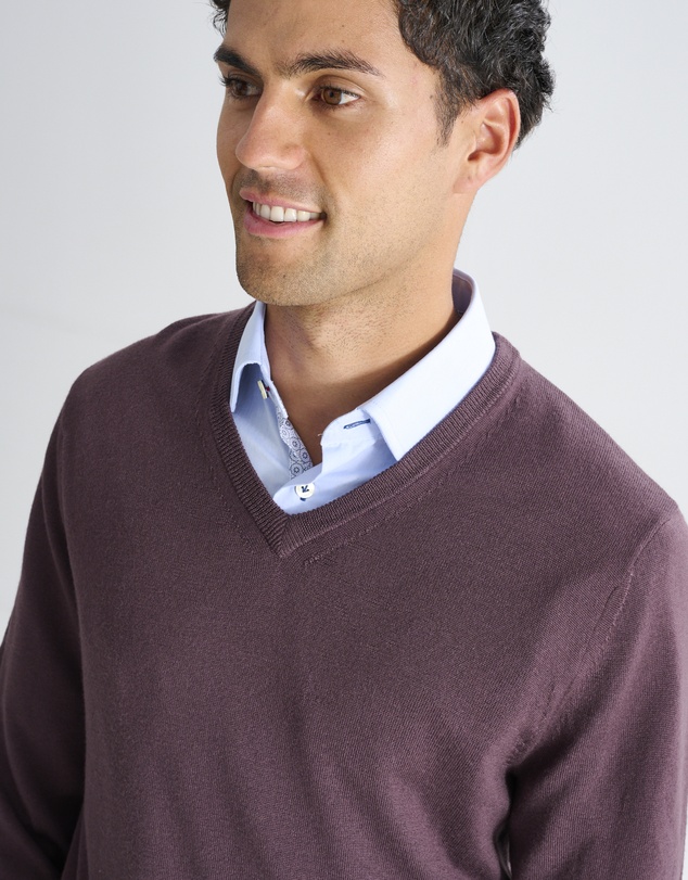 3 Wise Men - 3 Wise Men Fisher V Neck Merino Knit - Merlot