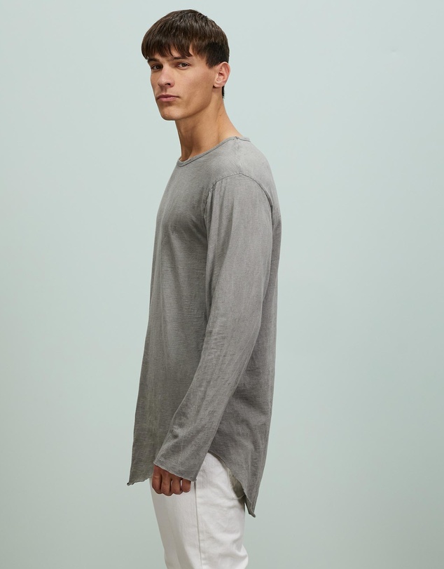 Surrounded By Ghosts - The Howlite Long Sleeve T-Shirt