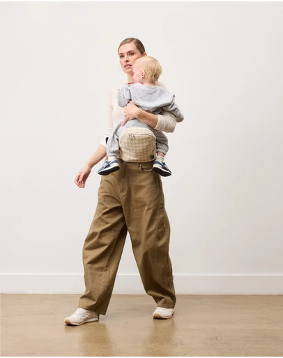 portier - The Brio Belt Toddler Carrier - Neutral Houndstooth