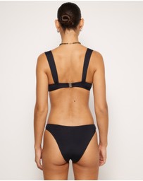 AERE - Knot Classic Cut Bottoms