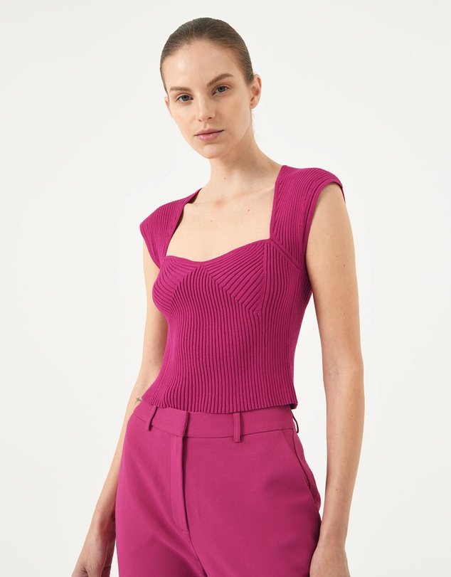 Forcast - Mara Heart Neck Knit Top