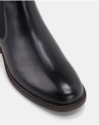 Hush Puppies - Hanger