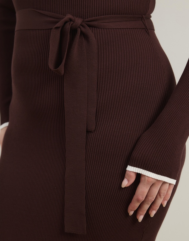 Atmos&Here Curvy - Maci Fitted Midi Knit Dress