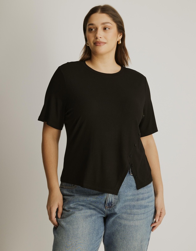 Atmos&Here Curvy - Chloe Asymmetric Button T-Shirt
