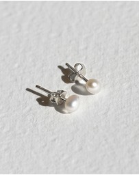 SAINT VALENTINE - Mini Pearl Studs - Silver