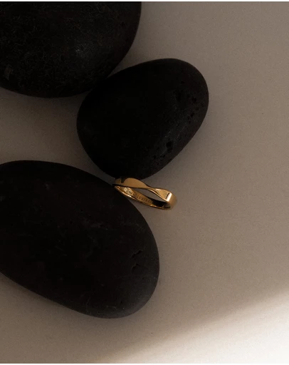 Kirstin Ash - Fold Band Ring