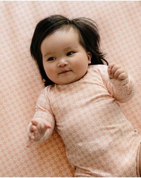 Kynd Baby - Fitted Cot Sheet in Heart Gingham