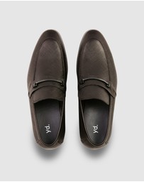 yd. - Riccardo Textured Leather Loafer