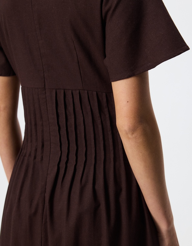 Tussah - Maysen Linen Blend Pintuck Midi Dress