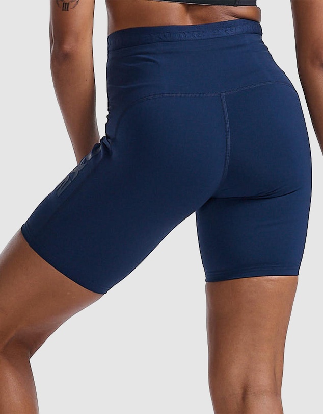 2XU - Form Stash Hi-Rise 6 Inch Compression Shorts with Pockets