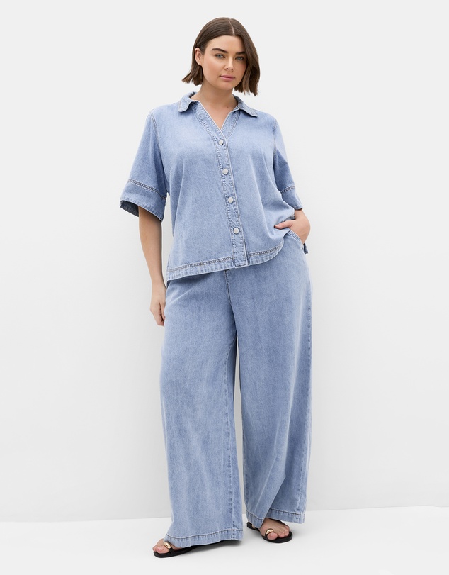 City Chic - Plus size Tiana Short Sleeve Cotton Denim Shirt - ice wash