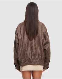 Lioness - Kenny Bomber