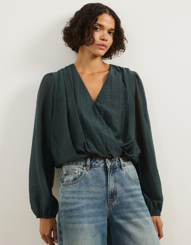 Atmos&Here - Paige Plunge Balloon Sleeve Top