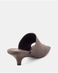 Therapy - Nassau Heels