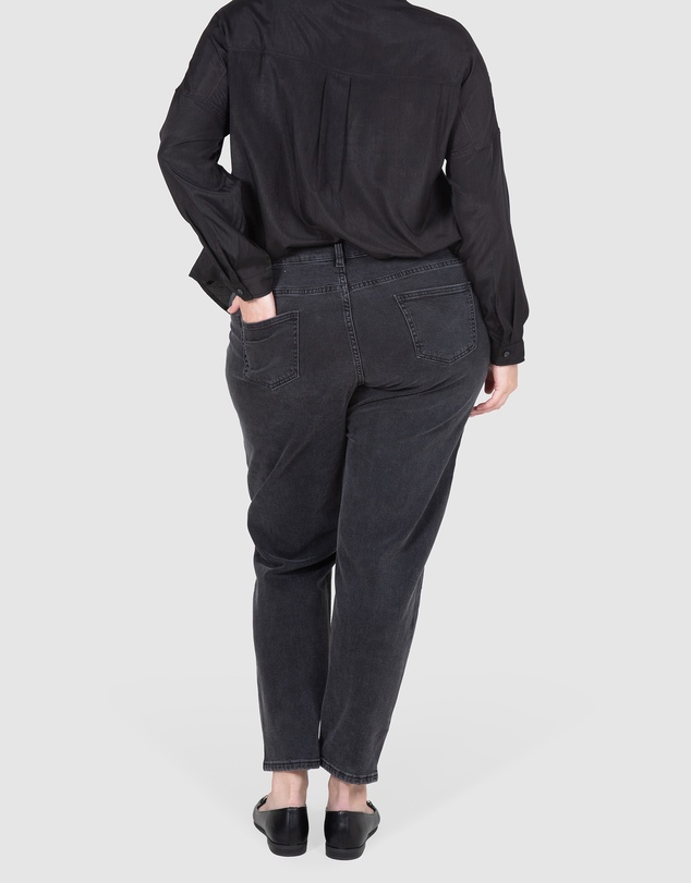 Love Your Wardrobe - Gabby Black Wash Stretch Jeans