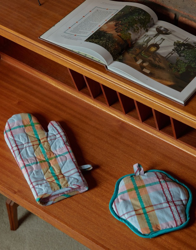 Mosey Me - Confetti Plaid Oven Mitt